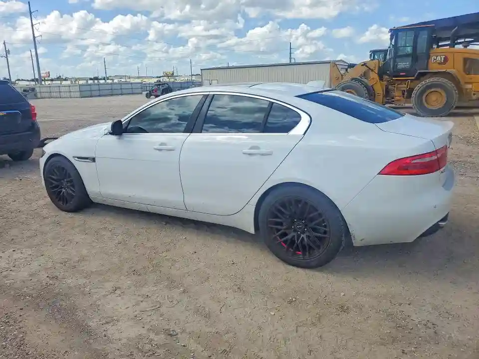 SAJAE4BG0HA960627 2017 JAGUAR XE-1