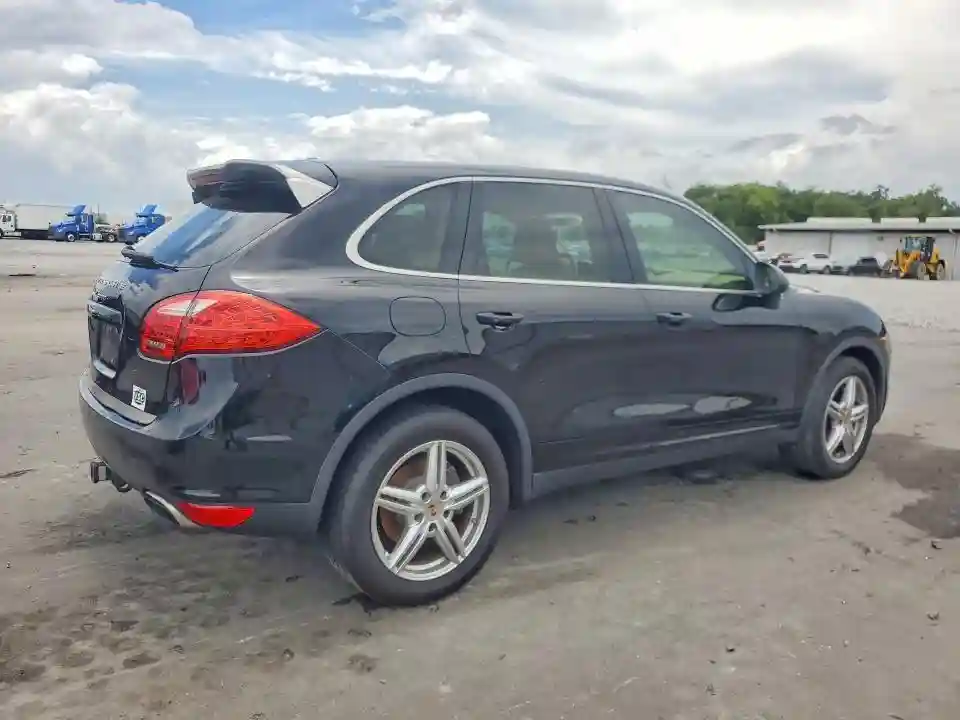 WP1AA2A29ELA07305 2014 PORSCHE CAYENNE-2