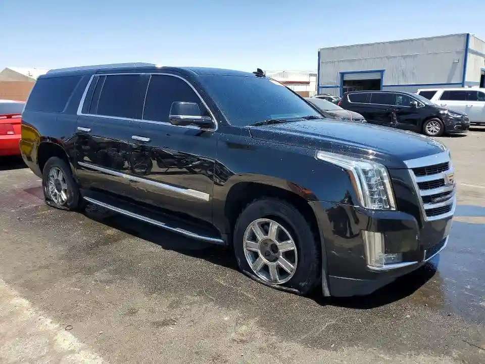 1GYS3GKJ7JR291635 2018 CADILLAC ESCALADE-3