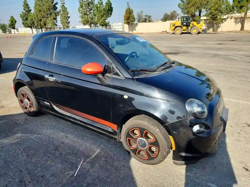 3C3CFFGE9GT173758 2016 FIAT 500-3