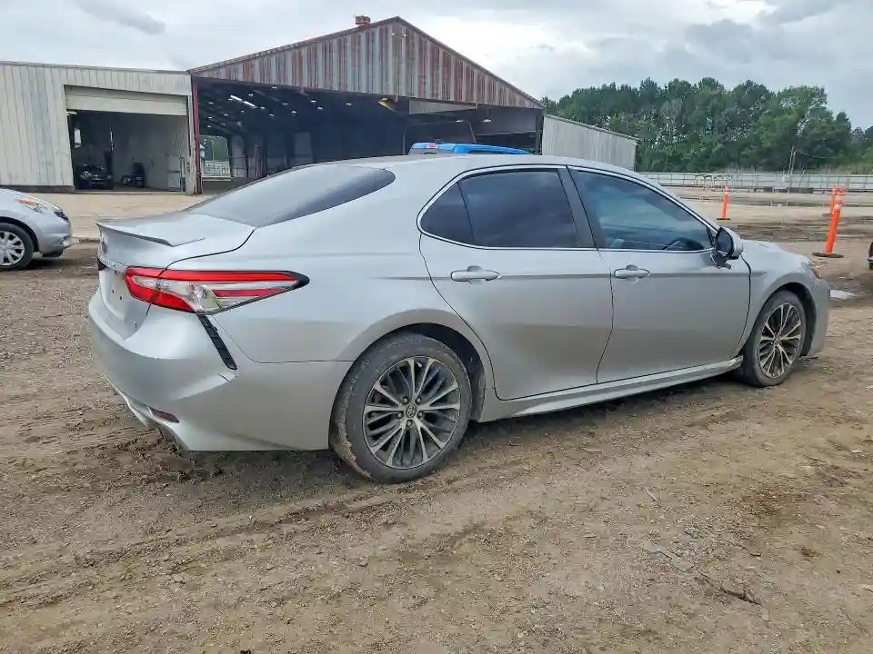 4T1B11HK9JU015345 2018 TOYOTA CAMRY-2