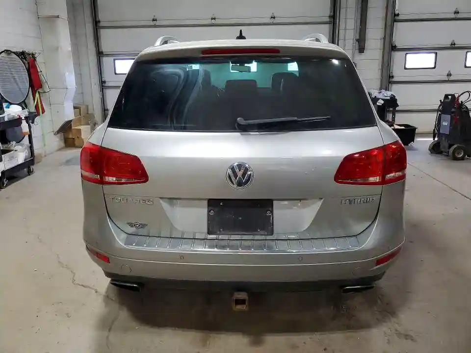 WVGFG9BP1BD004991 2011 VOLKSWAGEN TOUAREG-5