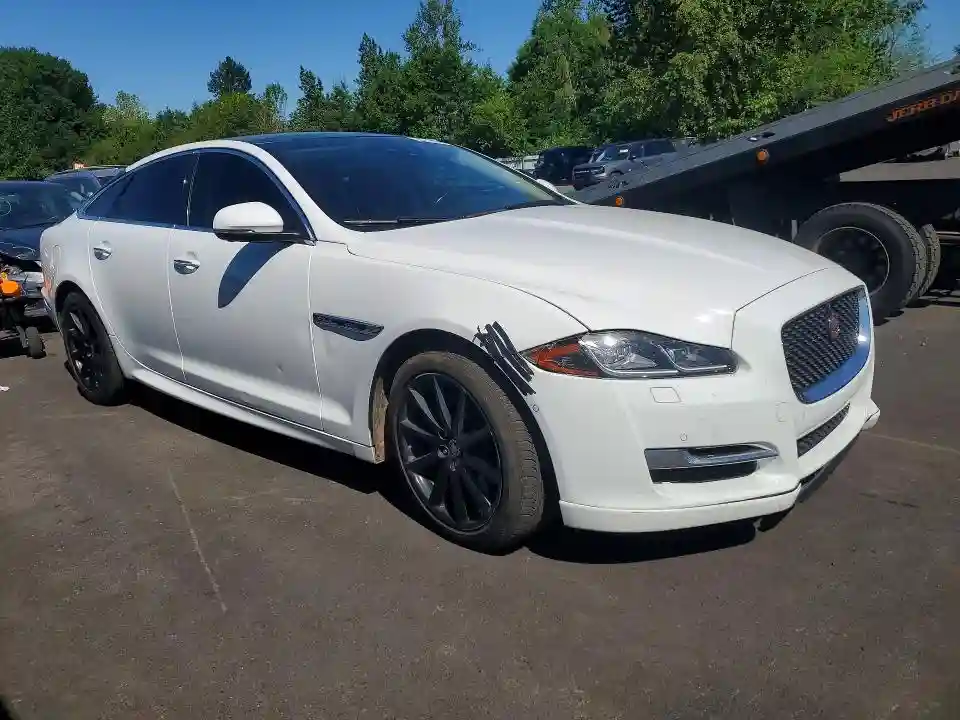 SAJWJ1CD2K8W19572 2019 JAGUAR XJ-3