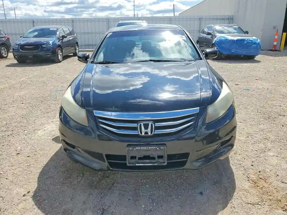 1HGCP3F84BA006809 2011 HONDA ACCORD-4