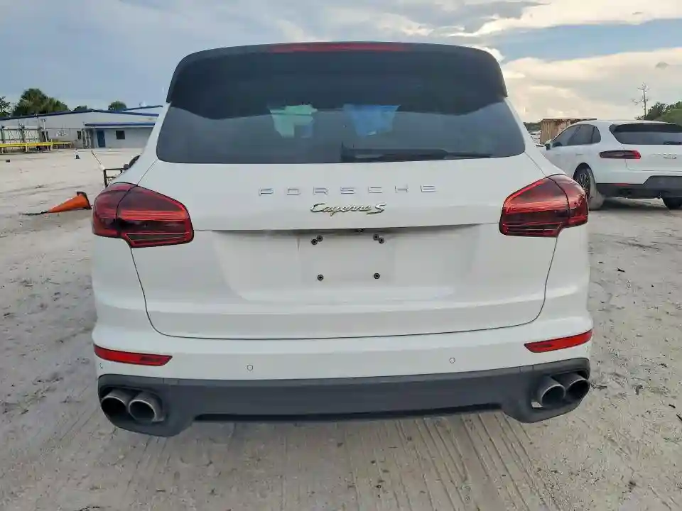WP1AE2A27HLA75059 2017 PORSCHE CAYENNE-5
