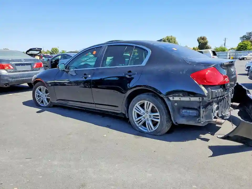 JN1CV6AR9FM523262 2015 INFINITI Q40-1
