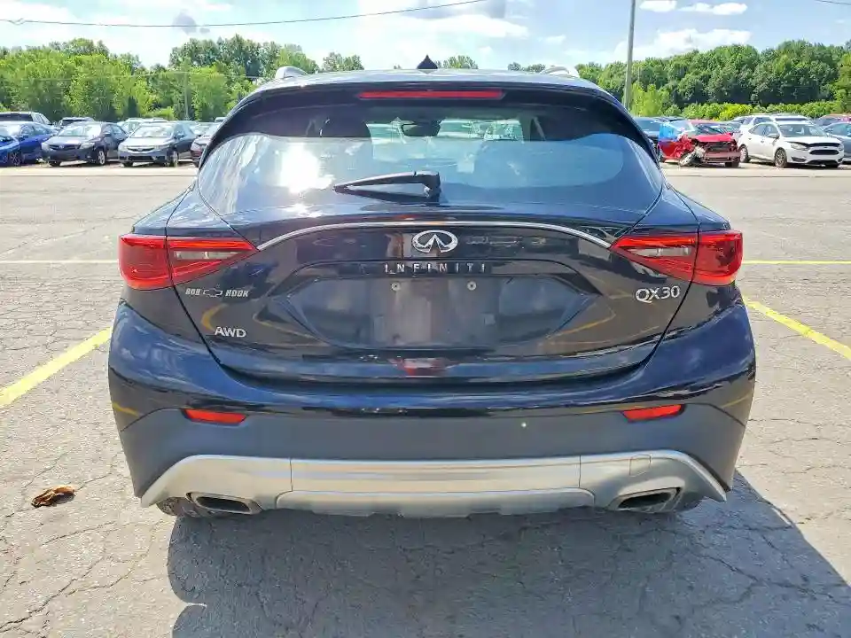 SJKCH5CR9JA052426 2018 INFINITI QX30-5