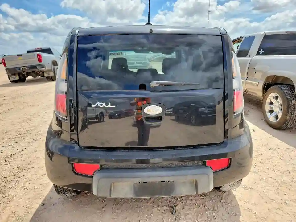 KNDJT2A25A7030515 2010 KIA SOUL-5
