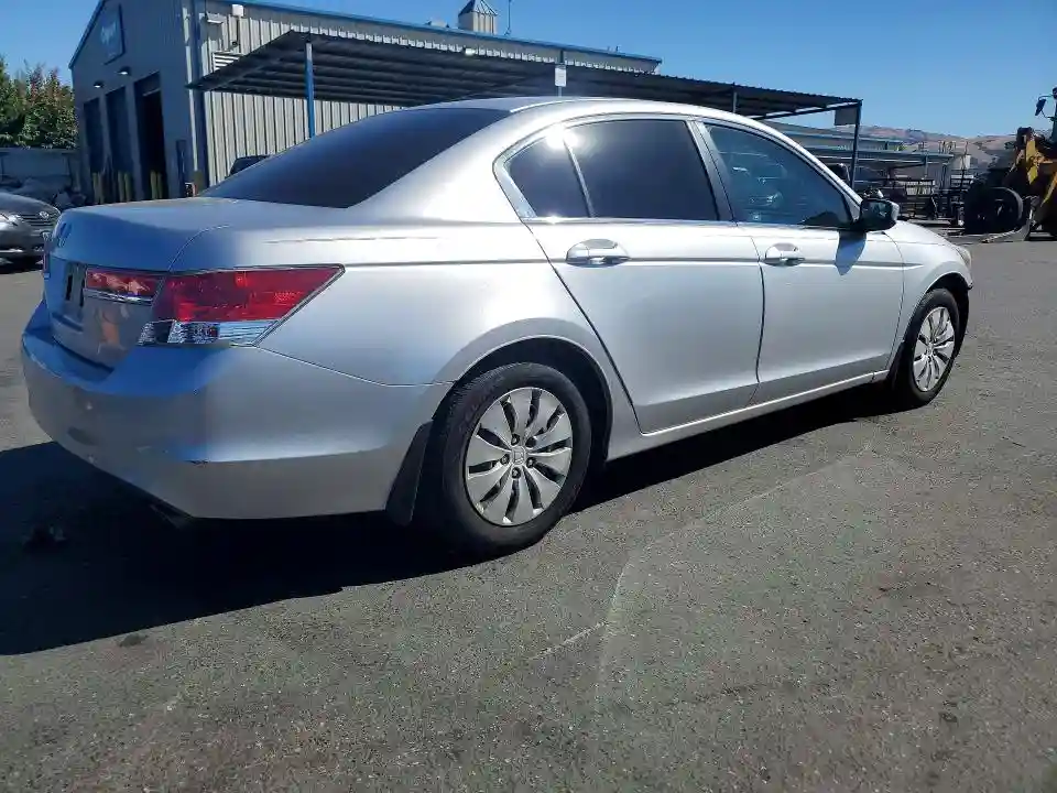 1HGCP2F30BA109692 2011 HONDA ACCORD-2