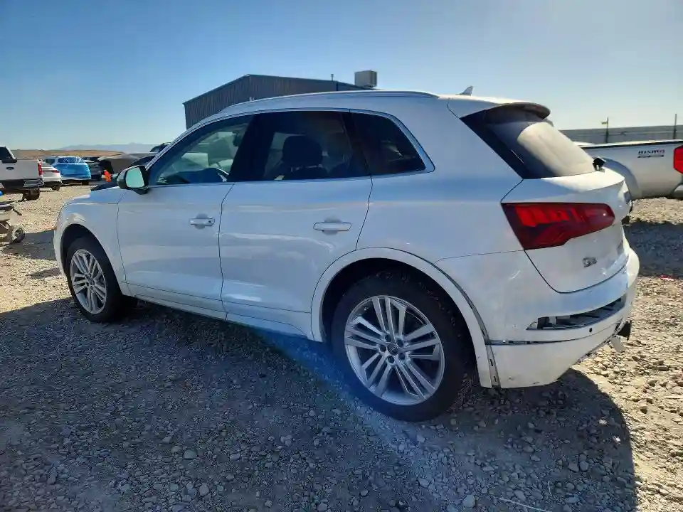 WA1CNAFY7J2098834 2018 AUDI Q5-1