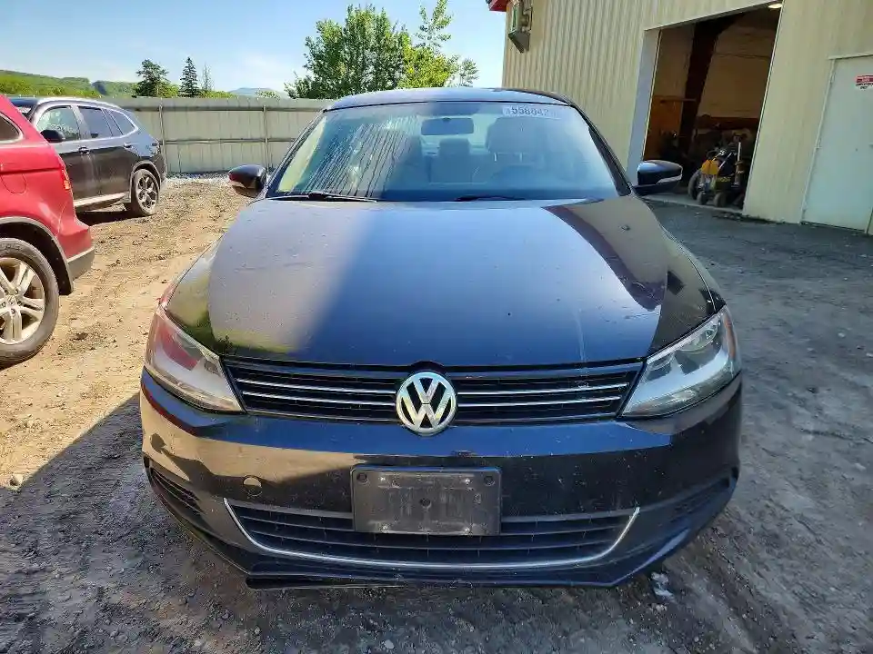 3VWDP7AJ5DM210056 2013 VOLKSWAGEN JETTA-4