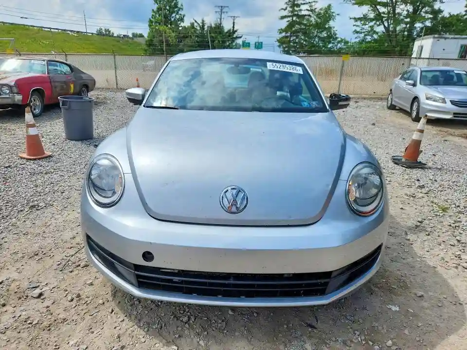 3VWF17AT9FM606893 2015 VOLKSWAGEN BEETLE-4