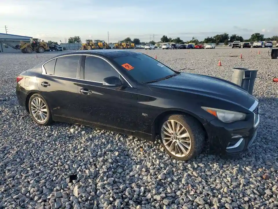 JN1EV7AP6JM363119 2018 INFINITI Q50-3