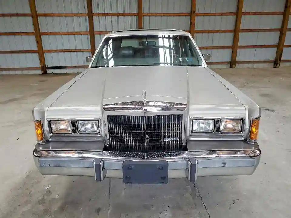 1LNBM83F7KY627418 1989 LINCOLN TOWNCAR-4