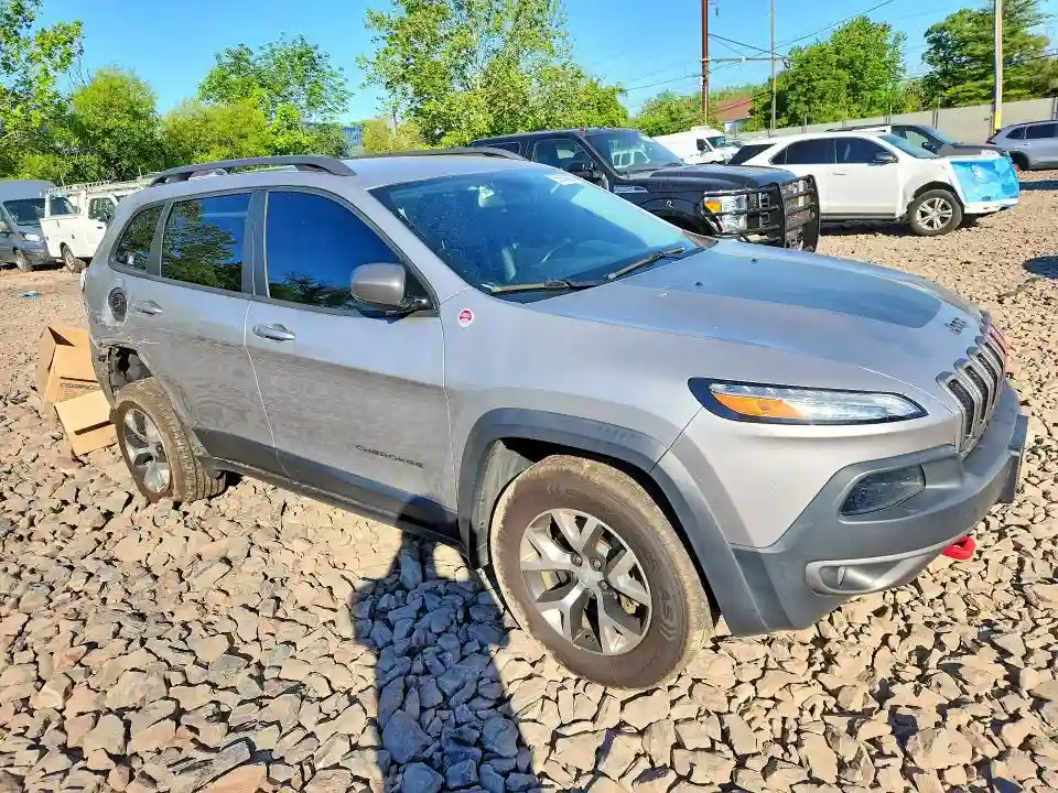 1C4PJMBX9JD570974 2018 JEEP CHEROKEE-3