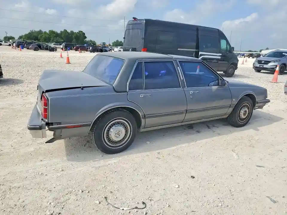 1G3HY54C3K1816436 1989 OLDSMOBILE 88-2