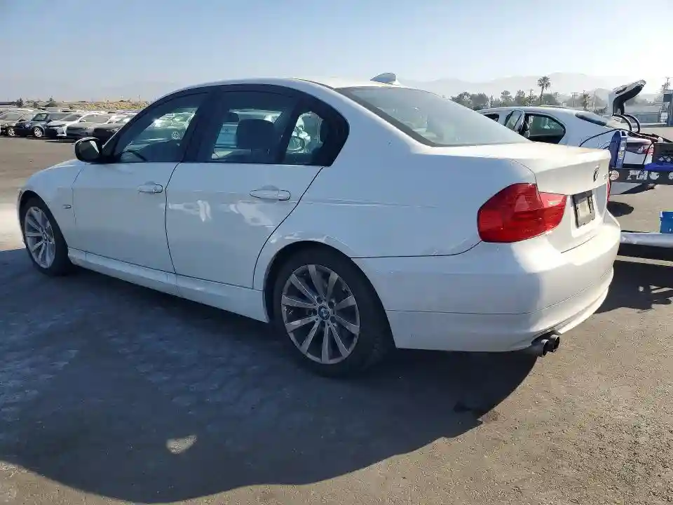 WBAPH5G54BNM80620 2011 BMW 3 SERIES-1