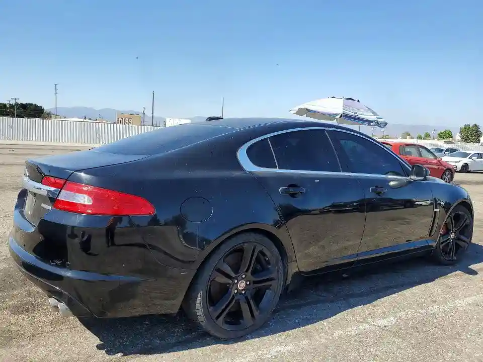 SAJWA0HE8BMR88679 2011 JAGUAR XF-2