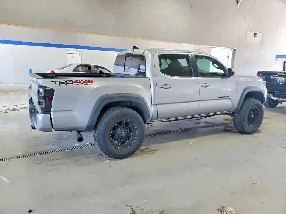 5TFCZ5AN8HX049413 2017 TOYOTA TACOMA-2