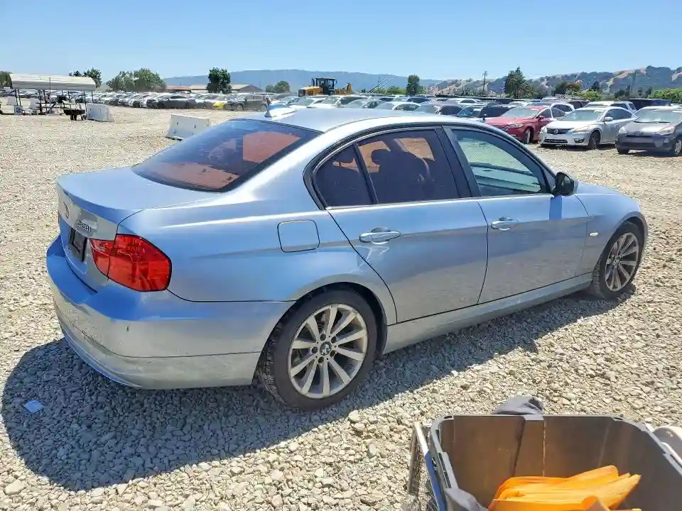 WBAPH5C56BA441945 2011 BMW 3 SERIES-2