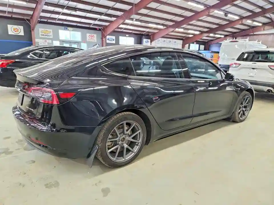 5YJ3E1EB8NF120491 2022 TESLA MODEL 3-2