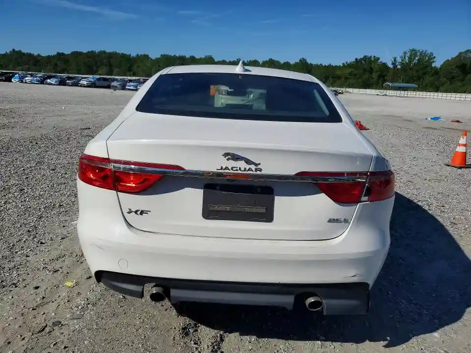 SAJBD4FX9KCY78845 2019 JAGUAR XF-5