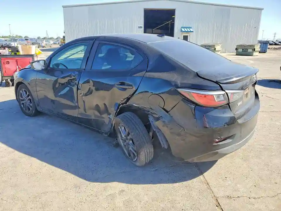 3MYDLBYV0KY519094 2019 TOYOTA YARIS-1