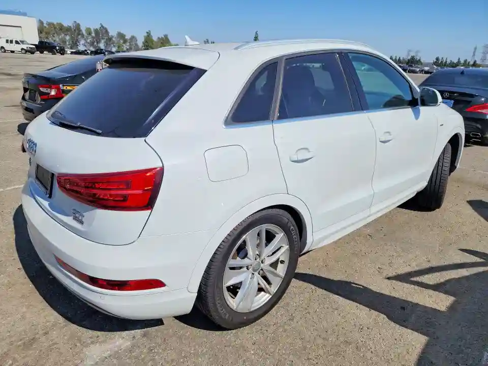 WA1JCCFS1JR032663 2018 AUDI Q3-2