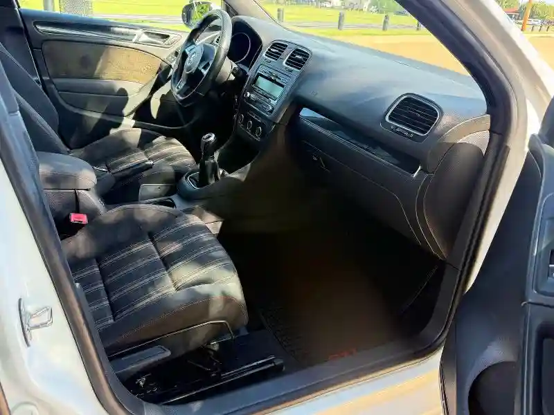 WVWGD7AJ8DW119484 2013 VOLKSWAGEN GTI-4