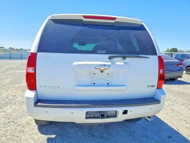 1GNSKBE08BR100750 2011 CHEVROLET TAHOE-5