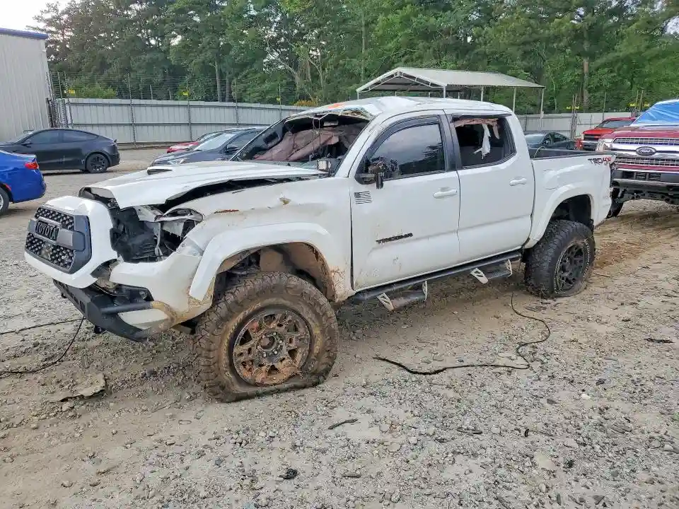 3TMCZ5ANXJM152554 2018 TOYOTA TACOMA-0