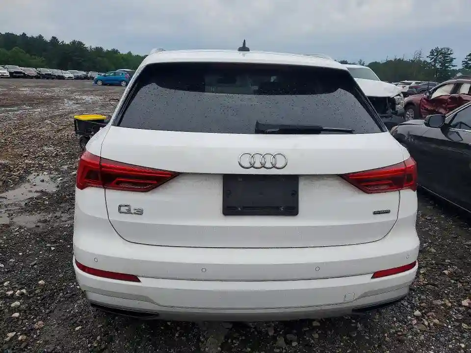 WA1AUCF39N1011117 2022 AUDI Q3-5