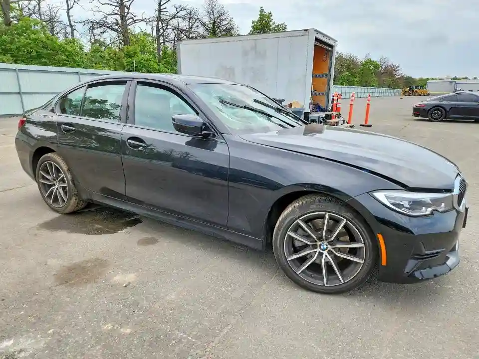 3MW5R7J08N8C65343 2022 BMW 3 SERIES-3