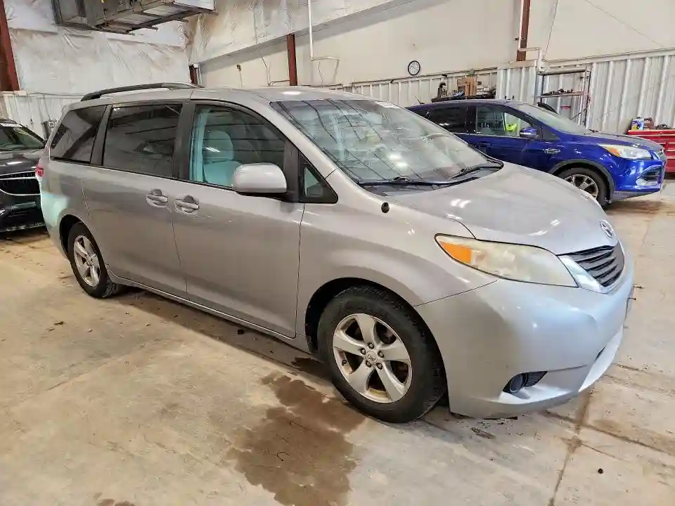 5TDKK3DC9BS036200 2011 TOYOTA SIENNA-3