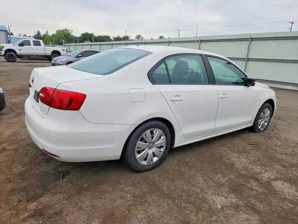 3VW1K7AJ2DM211439 2013 VOLKSWAGEN JETTA-2