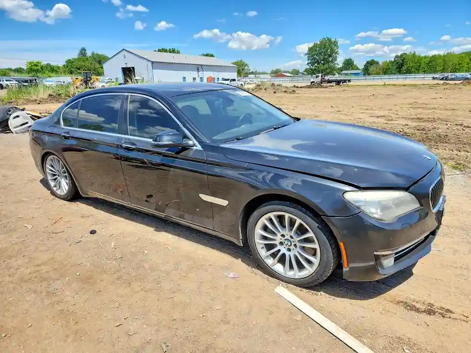 WBAYF8C52DD140067 2013 BMW 7 SERIES-3