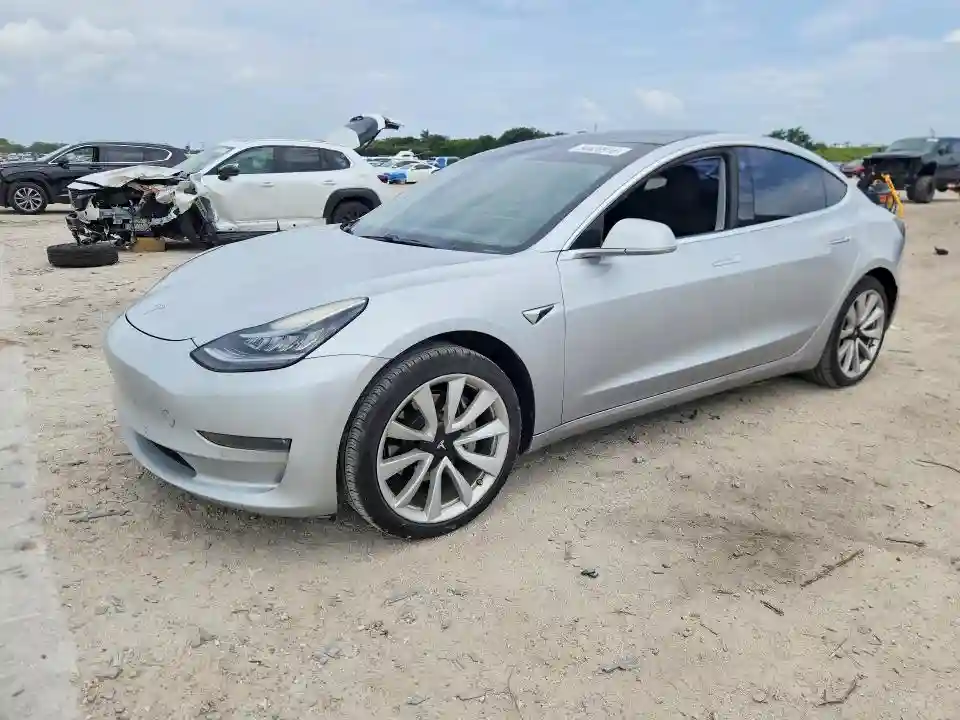 5YJ3E1EA0JF009578 2018 TESLA MODEL 3-0