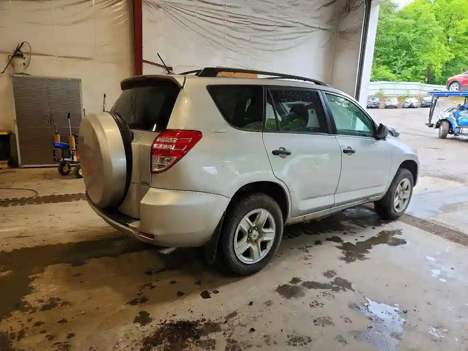 2T3BF4DV3BW106199 2011 TOYOTA RAV4-2