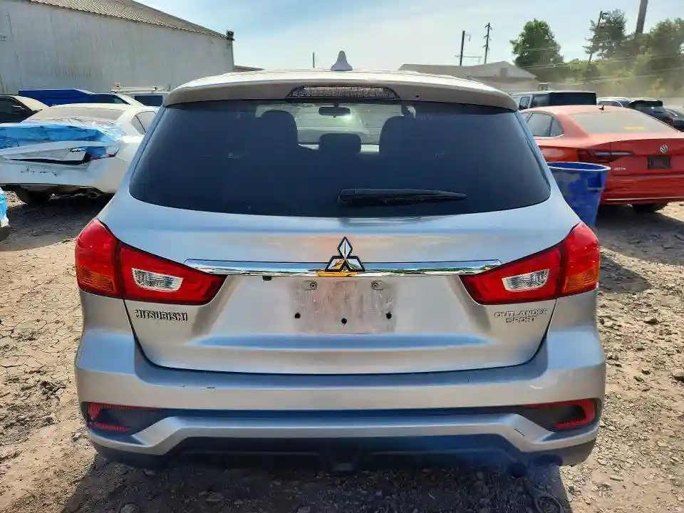 JA4AP3AU3JU024140 2018 MITSUBISHI OUTLANDER-5