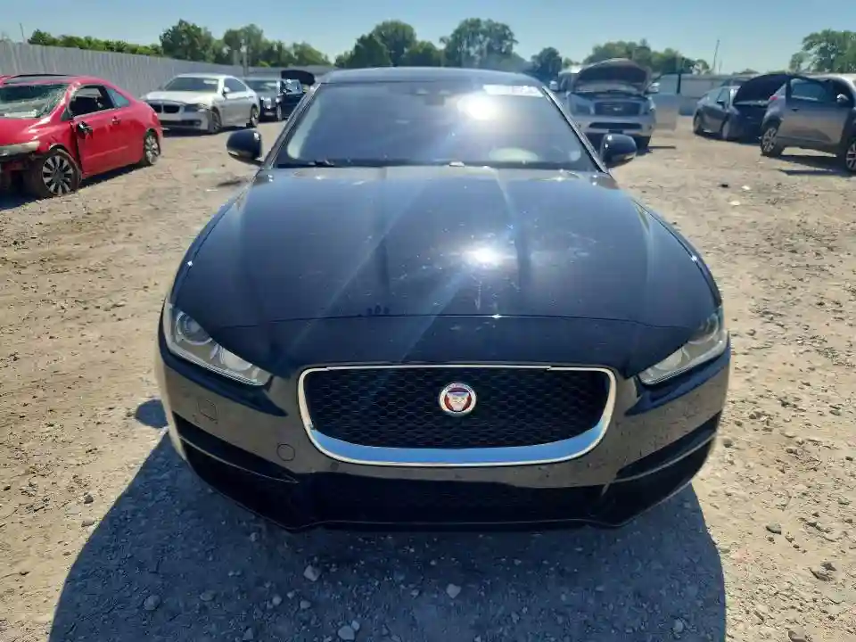 SAJAD4BG2HA952922 2017 JAGUAR XE-4