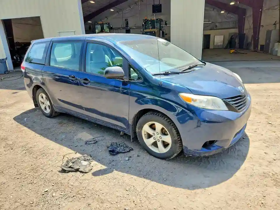 5TDZK3DC0BS131128 2011 TOYOTA SIENNA-3