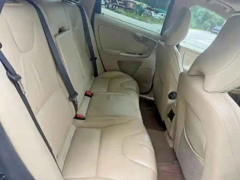 YV4940DZ4C2317578 2012 VOLVO XC60-5