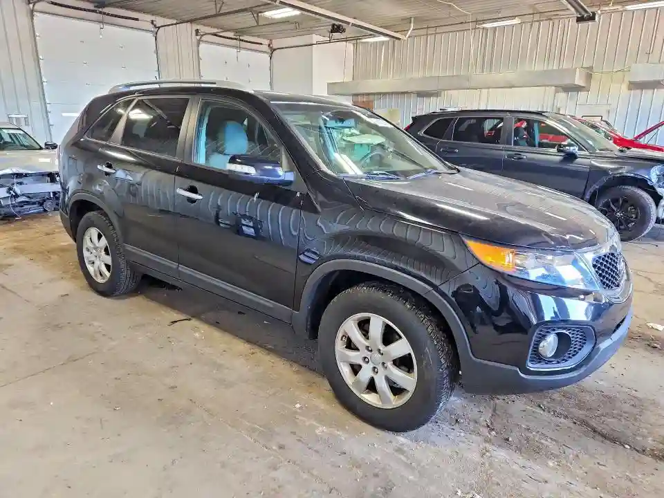 5XYKT3A62CG304899 2012 KIA SORENTO-3