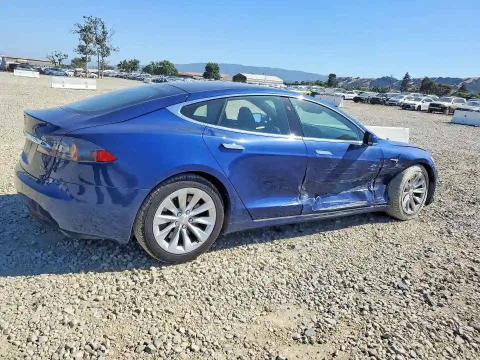 5YJSA1E2XJF247339 2018 TESLA MODEL S-2