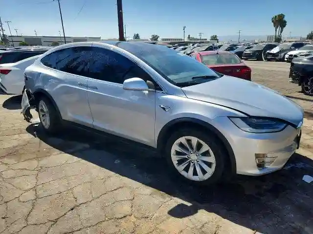 5YJXCBE25GF024933 2016 TESLA MODEL X-3