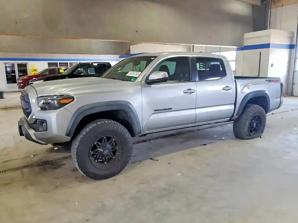 5TFCZ5AN8HX049413 2017 TOYOTA TACOMA-0