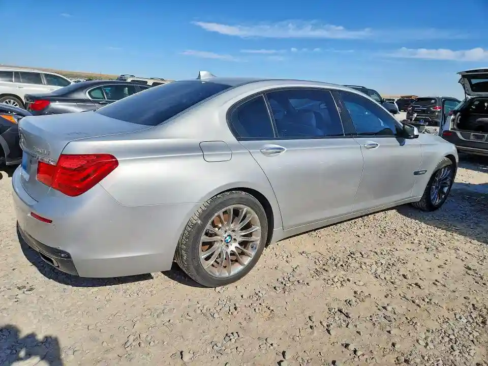 WBAKB4C5XCC575384 2012 BMW 7 SERIES-2