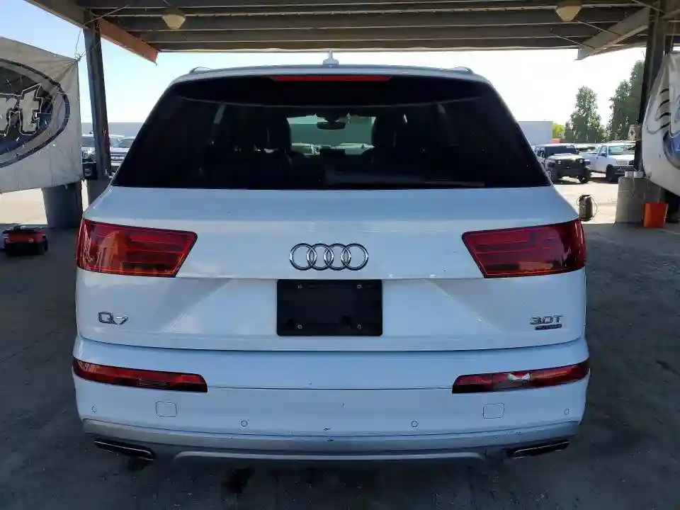 WA1VAAF71HD011097 2017 AUDI Q7-5