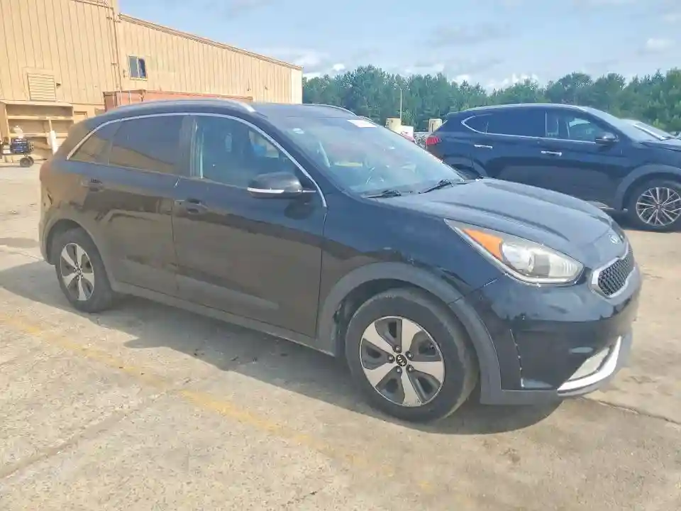 KNDCC3LC4H5065900 2017 KIA NIRO LXS S-3