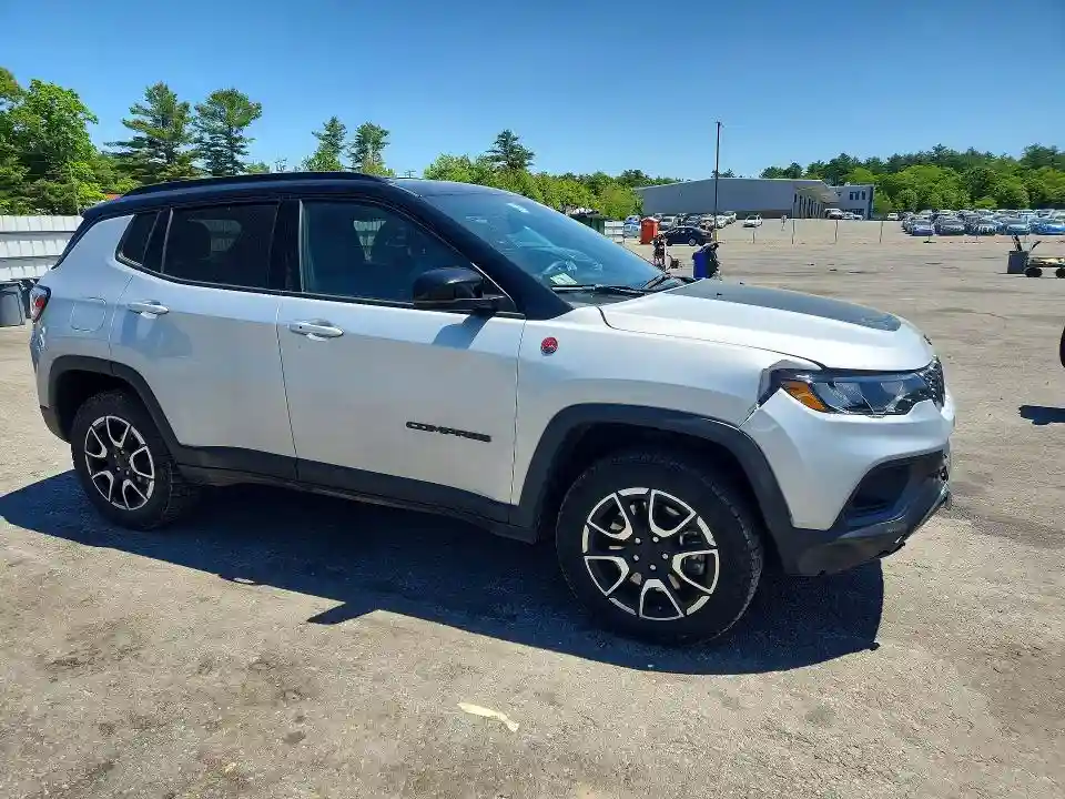 3C4NJDDN9RT148776 2024 JEEP COMPASS-3